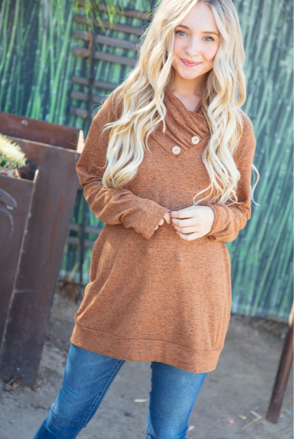 TWO TONE HACCI KNIT SWEATER WITH BUTTON DETAIL TWO TONE HACCI KNIT SWEATER WITH BUTTON DETAIL