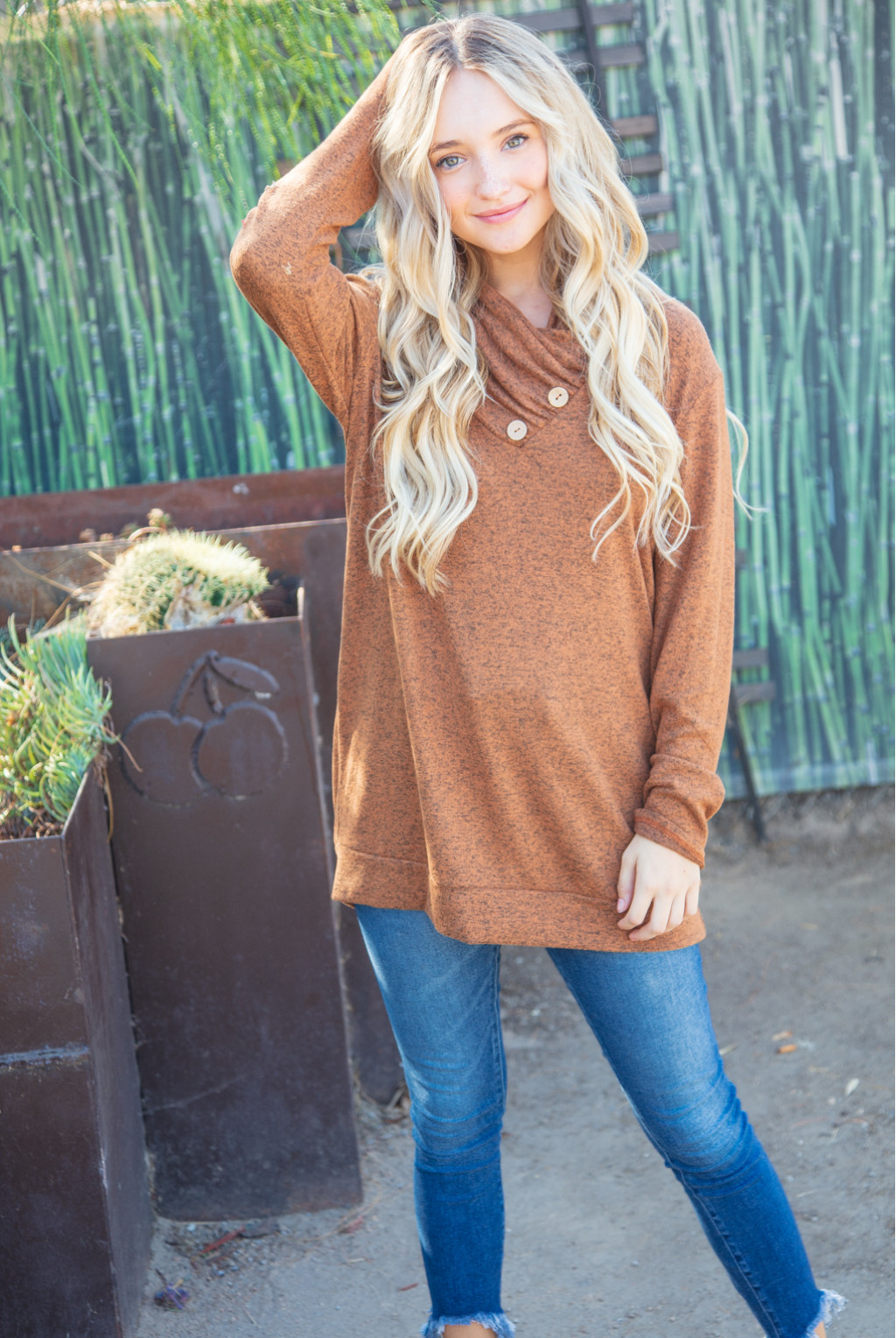 TWO TONE HACCI KNIT SWEATER WITH BUTTON DETAIL TWO TONE HACCI KNIT SWEATER WITH BUTTON DETAIL